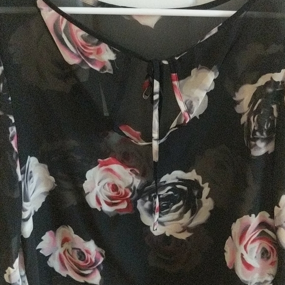 Blouse - Picture 2 of 3